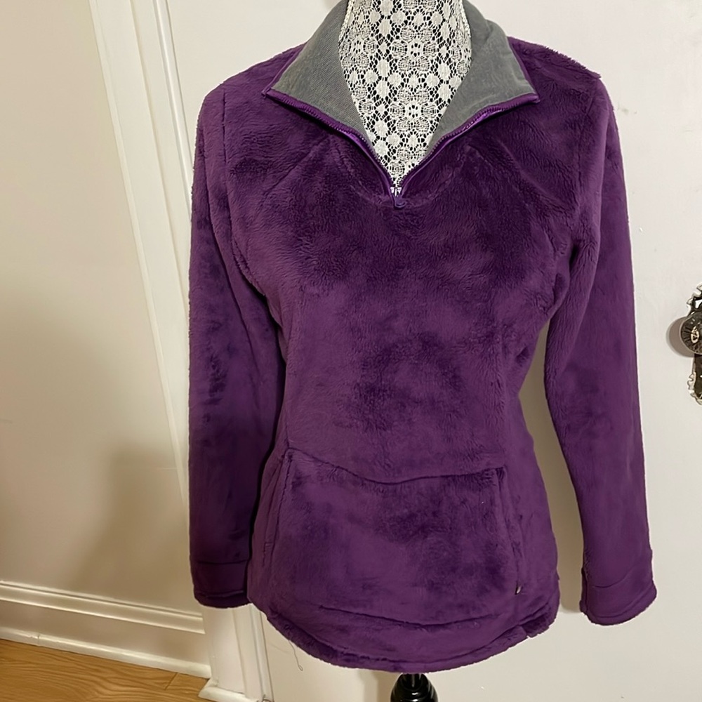 ⭐️Host Pick⭐️ The North Face polar fleece purple top in size Small